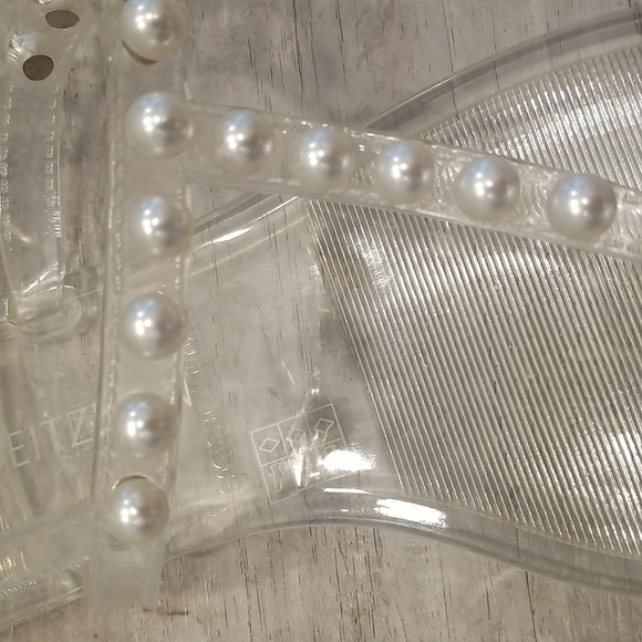 💕STUART WEITZMAN💕 Goldie Jelly Sandal Thong ~ Clear Pearl Embellishments 12 - Picture 9 of 15